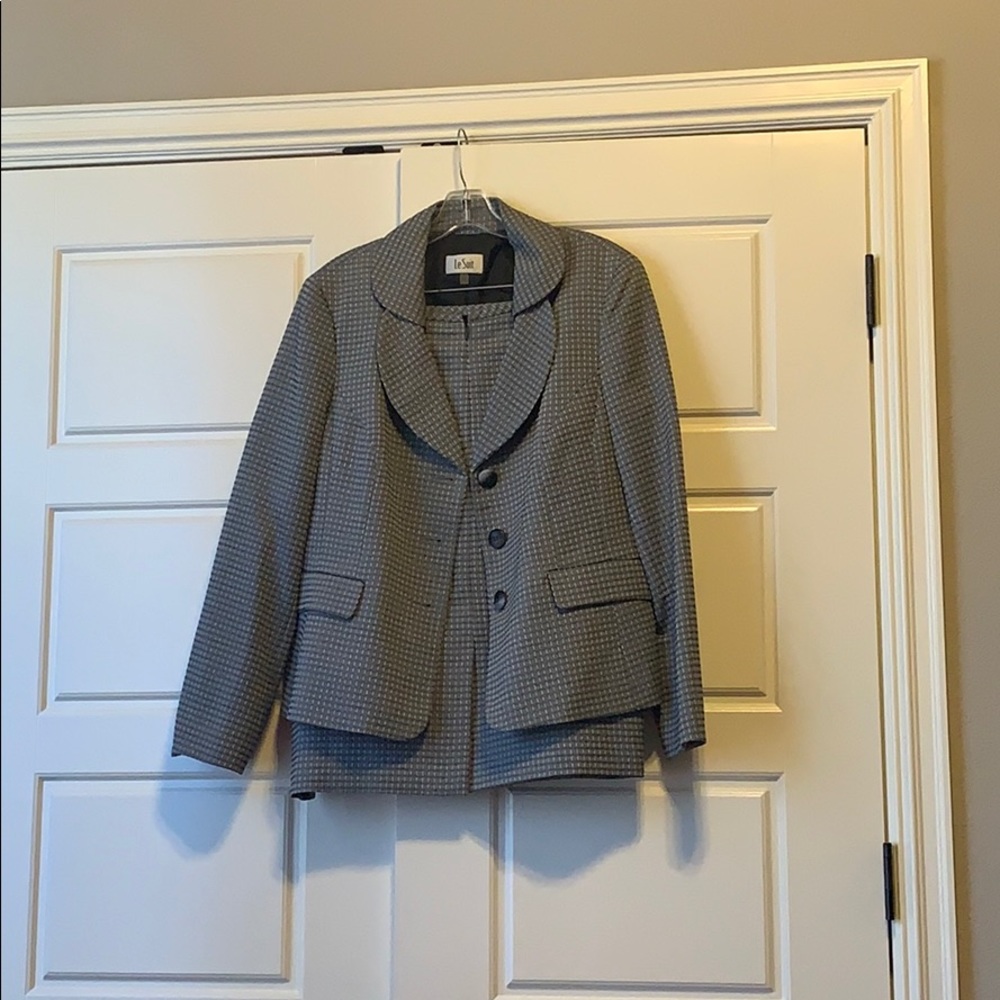 2 piece skirt suit